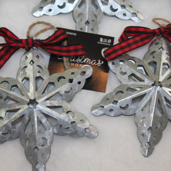 Christmas Shoppe Ornaments Tin Snowflake Red Black Check Bow 4.5" Lot of 7 NWT - Picture 4 of 8
